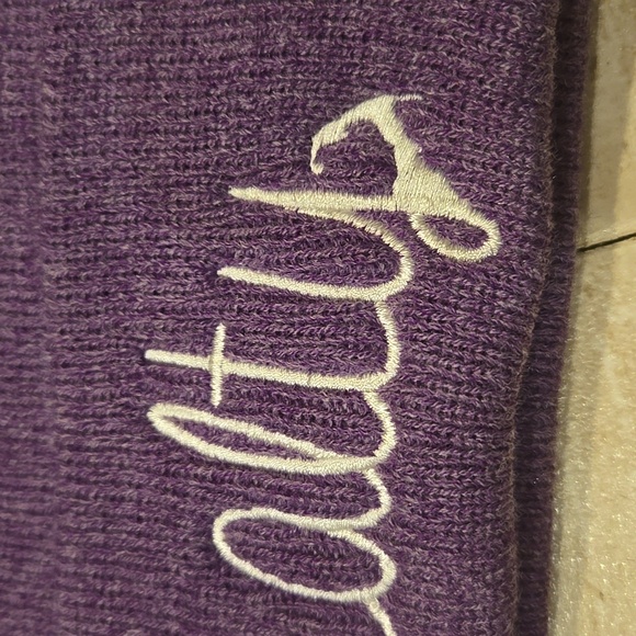 NWT The Salty Collection Heather Purple "Salty" Pom Beanie - Picture 2 of 7